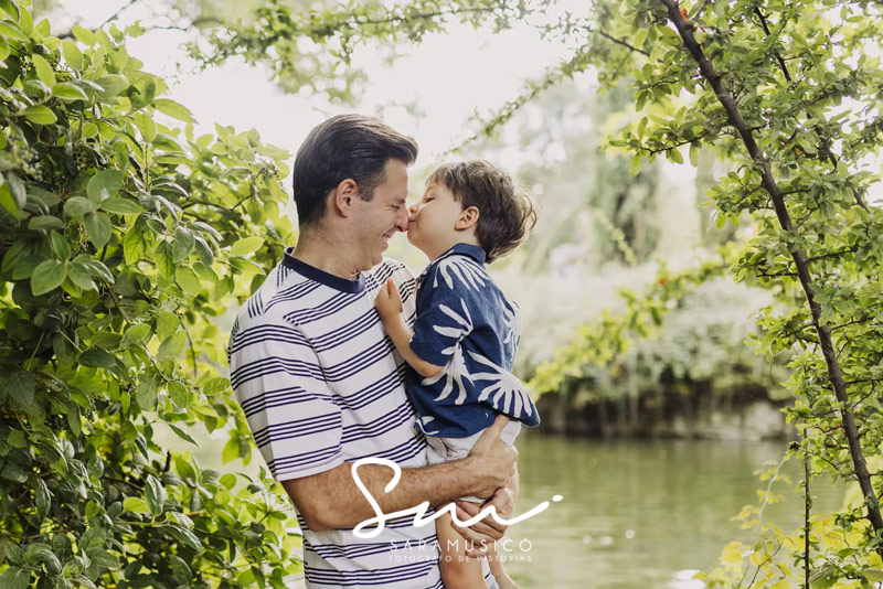 fotos naturales papá con hijos