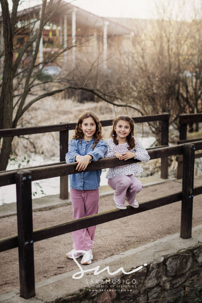 fotos hermanas en puente